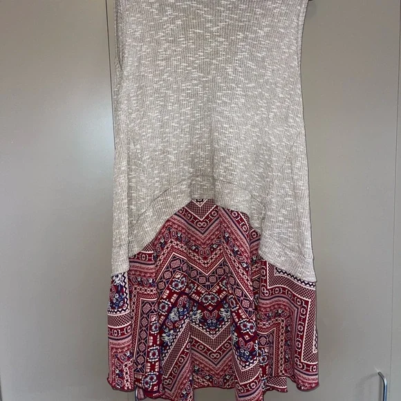 Tank top “cardigan” with pattern at bottom - Picture 2 of 3